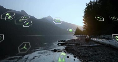 Gün doğumu yüzen yeşil uğursuzluk simgeleri göl üzerinde üst üste gelen enerji akışını görselleştiriyor. Çevre, yenilenebilir, sürdürülebilirlik, uyum, koruma, yenilik, huzur