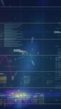 Geceleri bina karşısında dijital arayüzde veri işleme özelliği olan grafiklerin animasyonu. Dijital bileşik, iletişim, teknoloji, finans, ekonomi, büyüme, gelişme, kodlama.