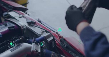 Motor bölmesine ulaşan ve kabloları silen oto tamircisi maliyet ve ekolojik faydalar gösteren ikonlar yaratıyor. Tamirci, motor, bakım, temizlik, teknoloji, sürdürülebilirlik, endüstriyel