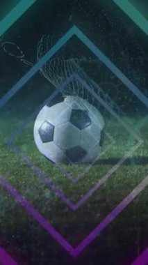 Kafkasyalı erkek futbolcu üzerinde neon şekillerin canlandırılması. global spor ve dijital arayüz konsepti dijital olarak oluşturulmuş video.