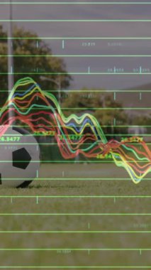 Sahada koşan, renkli animasyon verisi olan futbolcu. Spor, atlet, yarışma, performans, dinamik, hareket