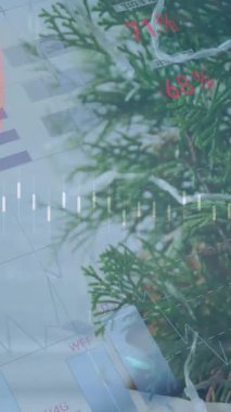 Finansal veri işleme ve yılbaşı ağacının bayrağının animasyonu. Dijital olarak oluşturulan küresel finansman, bilgisayar ve dijital arayüz kavramı.