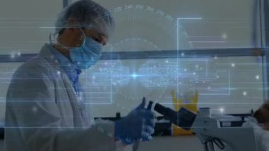 Bilim adamı tüpü inceledikten sonra pipet aspiratörüyle inceledi ve daha sonra araştırma için HUD altında odaklandı. Laboratuvar, kesinlik, yenilik, analiz, araştırma, teknoloji, deney