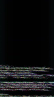 Parlak mor ızgara ile siyah arkaplan üzerindeki veri işleme hatasının animasyonu. Bağlantı, veri, işleme, dijital arayüz ve iletişim, dijital olarak oluşturulmuş video.