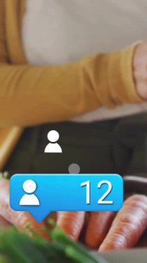 Sebze hazırlamak, sosyal medya takipçileri mutfak sahnesinde animasyon saymak. Yemek pişirme, dijital pazarlama, yemek hazırlama, etkili, aşçılık, trend