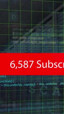 Veri işleme ve sosyal medya simgesi ve metnin animasyonu. Küresel iş, finans, bulut hesaplama ve veri işleme kavramı dijital olarak oluşturulmuş video.