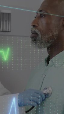 Çeşitli hasta ve doktor tedavileri üzerine renkli kardiyografların animasyonu. Tıp, sağlık ve dijital arayüz kavramı, dijital olarak oluşturulmuş video.