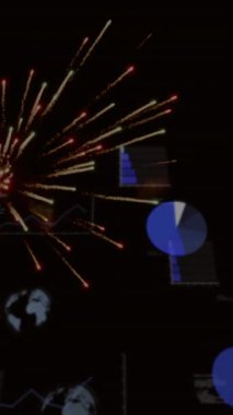 Siyah arkaplan üzerinden küresel ve finansal veri işleme animasyonları. Küresel iş, finans, dijital arayüz, hesaplama ve veri işleme kavramı dijital olarak oluşturuldu.