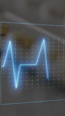 Hap yerine kardiyografın animasyonu. Küresel tıp, sağlık, bilim ve dijital arayüz kavramı dijital olarak oluşturulmuş video.