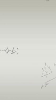 Gri arkaplan üzerinde yüzen matematiksel denklemlerin, diyagramların ve formüllerin animasyonu. Okul ve eğitim kavramı