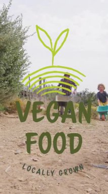 Toprak yolda yürüyen çocuklar, olay yerinde yetişen vejetaryen yiyecekler. Açık hava, manzara, sağlıklı, organik, açık hava, doğa