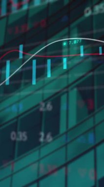 Yüksek binaya karşı finansal ve borsa veri işleme. Küresel ekonomi ve iş teknolojisi kavramı