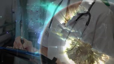 Panoya notlar yazmak, klinisyenlerin küresel sağlığı ortaya çıkaran bir küresel kaplama olarak bakması. Tıbbi, sağlık, dijital, küresel, profesyonel, yenilik, bağlantı