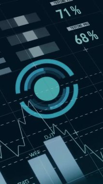 Dünya haritası üzerinde veri işleme animasyonu. Küresel finans, iş, bağlantılar, hesaplama ve veri işleme kavramı dijital olarak oluşturulmuş video.