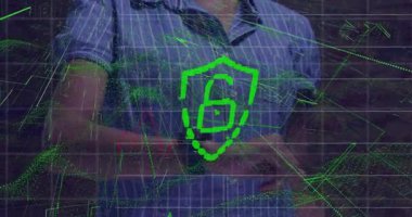 İlk kullanıcı tıklaması göğüs sensörü şekil değiştiren kilit simgeleri sonra ikinci kullanıcı tıklaması kilidi açmayı onaylıyor. Siber güvenlik, dijital kimlik, biyometrik, erişim kontrolü, veri bütünlüğü, kimlik doğrulama, hava durumu teknolojisi.