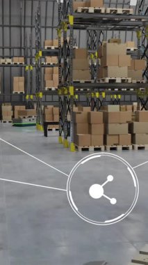 Depoda çalışan makinelerin üzerindeki simgelerle bağlantı ağının animasyonu. İş ve dijital arayüz kavramı dijital olarak oluşturulmuş video.