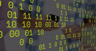 İkili haneli akış kullanıcıları, kod zayıflarken kayıt yapıyor ve kayıt yapıyor. Teknoloji, dijital, fütüristik, minimalizm, etkileşim, yenilik, bağlantı