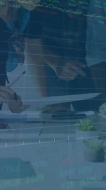 İstatistiksel ve hisse senedi veri işleme çalışmalarının animasyonu. Küresel ekonomi ve iş veri teknolojisi kavramı