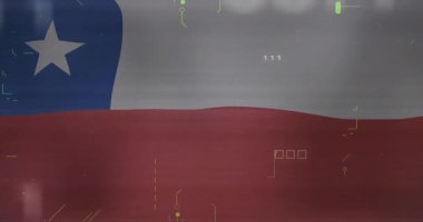 Statik Şili bayrağı açılıyor, devre izleri kayıyor ve ikili kod yanıp sönüyor, titreşen X sinyali. Teknoloji, siber güvenlik, dijital, yenilik, fütüristik, veri, bağlantı