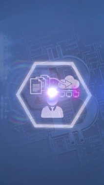 Mavi arkaplan üzerindeki simgelerle bağlantı ağının canlandırılması. küresel bağlantılar, veri işleme ve teknoloji konsepti dijital olarak oluşturulmuş video.