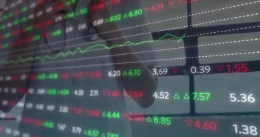 Doktorun steteskop izleme çizelgesini pencerenin arkasına kaydırıyorum. Teknoloji, yenilik, sağlık, profesyonellik, analitik, veri, fütürist