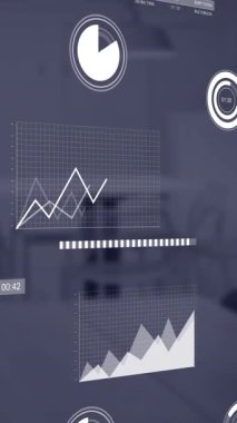 Kafedeki boş sandalyelerin ve masaların üzerinde hareket eden grafiklerin animasyonu. Dijital bileşim, iş dünyası, rapor, grafik, ilerleme, mobilya, kafe ve kafeterya kavramı.