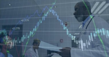 Hastanede beyaz önlüklü, mali kaplamalı, fotokopi odası olan erkek doktorların belgelerini inceliyorum. Sağlık, analitik, işbirliği, profesyonellik, tanı, dijital, danışma