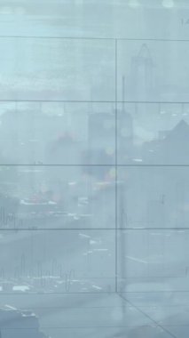 Şehir manzarası üzerinde finansal veri işleme animasyonu. küresel iş, finans ve dijital arayüz kavramı dijital olarak oluşturulmuş video.