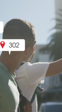 Çeşitli arkadaşlar taksi durdurmak için el sallarken birden fazla uyarı çubuğunun canlandırılması. Dijital bileşim, çoklu pozlama, iş, birliktelik, sosyal medya anımsatıcı ve teknoloji.