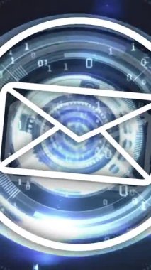 Fütürist arayüz üzerinden e- posta simgesi ve dijital veri işleme animasyonu. Teknoloji, iletişim, ağ, sanal, yazılım, bağlantı