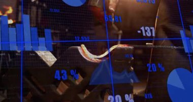 Veri azalıyor, çekiç kareye giriyor, metale çarpıyor, grafikleri güncelliyor, sahtecilik ölçümlerini yansıtıyor. Metal işleri, endüstriyel, teknoloji, imalat, mühendislik, veri görselleştirme, işçilik