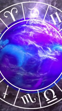 Siyah arka planda dünya üzerinde zodyak sembollü dairelerin animasyonu. Burç ve burç işaretleri konsepti dijital olarak oluşturuldu.