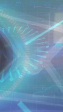 Posta simgesi üzerinden dijital ekranda veri işleme animasyonu. veri işleme ve teknoloji konsepti dijital olarak oluşturulmuş video.