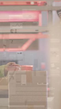 Depodaki çeşitli işçilerin istatistik çizelgelerinin animasyonu. Küresel finans, istatistik, hesaplama ve veri işleme kavramı dijital olarak oluşturulmuş video.