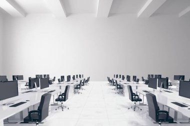 Düz illüstrasyon, beyaz masalar, siyah sandalyeler, monitörler ve açık kirişli ofisleri gösteriyor. Profesyonel, modern, minimalist, kurumsal, çalışma alanı, teknoloji, temiz