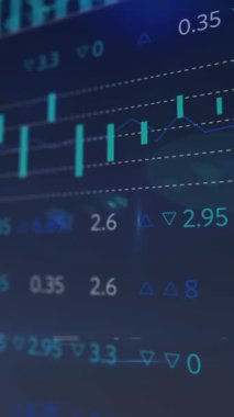 Mavi arka planda istatistik ve finansal veri işleme animasyonu. küresel iş, finans ve dijital arayüz kavramı dijital olarak oluşturulmuş video.