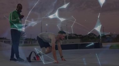 Atletin elinde başlama blokları var ve spor analizi için holografik dünya kaplaması başlatılıyor. Teknoloji, yenilik, spor, atletizm, eğitim, fütüristik, rekabet