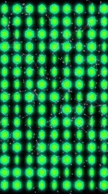 Siyah zemin üzerinde dönen yeşil ışıkların ışık duvarının animasyonu. Bağlantı, işleme, ağ, veri, ışık ve iletişim, dijital olarak oluşturulmuş video.