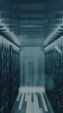 Sunucu odasına karşı dönen tıbbi ikonlar, veri işleme ve mozaik karelerin animasyonu. Tıbbi araştırma ve iş veri depolama teknolojisi kavramı