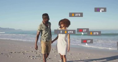 Yürüyen plaj yüzen sosyal medya simgelerine neden oluyor. Büyüme kucaklaşmaları ikonlar gibi kayboluyor. Romantizm, bağlantı, dinginlik, şefkat, dijital etkileşim, boş zaman, rıhtım