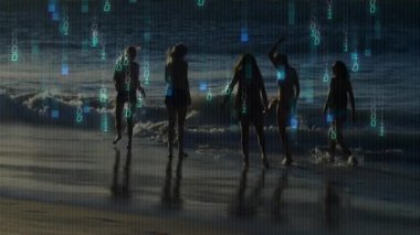 Beş kadın güneşli sahile çıkıp sörf yapıyor ve eğlenceli bir seyahat reklamı için dalgalardan uzaklaşıyor. Sahil, eğlence, coşku, arkadaşlık, açık hava, kaygısız, çevre