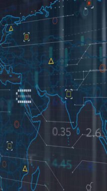 Bilgisayar sunucuları üzerinde dijital veri işleme animasyonu. Dijital olarak oluşturulmuş küresel bağlantılar, hesaplama ve veri işleme kavramı.