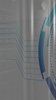 Bilgisayar sunucu odasındaki göz retina yuvarlak tarayıcı ve mikro işlemci bağlantılarının animasyonu. Siber güvenlik ve iş veri depolama teknolojisi kavramı