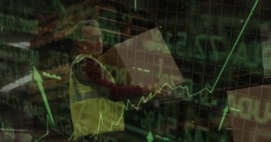 Depo çalışanlarının depolama alanındaki kutuları bükmesi ve kaldırması yeşil çizginin büyümesine neden oluyor. Lojistik, üretkenlik, verimlilik, sanayi, hareket, metafor, veri