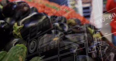 AR 'a el girişi, pazarda patlıcanları denetleyen tüketici olarak analiz analizlerini başlatıyor. Tarım, teknoloji, alışveriş, dijital, tazelik, yenilik, tüketici