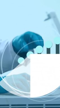 Kafkasyalı bilim adamının makineye sıvı koyması üzerine DNA sarmalının animasyonu. Dijital bileşik, çoklu pozlama, kodlama, molekül, tıbbi, sağlık ve teknoloji konsepti.