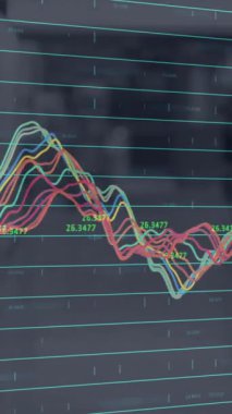 Dükkanın iç kısımlarında finansal veri işleme animasyonu. küresel alışveriş, bağlantılar, iş dünyası, dijital arayüz, teknoloji ve ağ konsepti dijital olarak oluşturulmuş video.