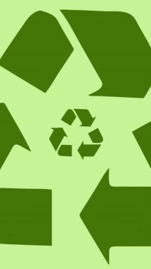 Yeşil arka planda geri dönüşüm logosu animasyonu. küresel koruma ve yeşil farkındalık kavramı dijital olarak oluşturulmuş video.