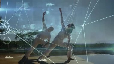 Fitness partnerleri güverteye adım atarak sıralama ölçümlerini analiz ediyorlar. Açık hava, sağlık, teknoloji, hareket, uyum, doğa, biyomekanik