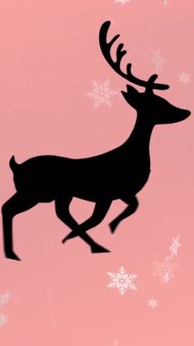 Kar yağarken ren geyiği animasyonu. Noel, kış, gelenek ve kutlama konsepti dijital olarak oluşturulmuş video.